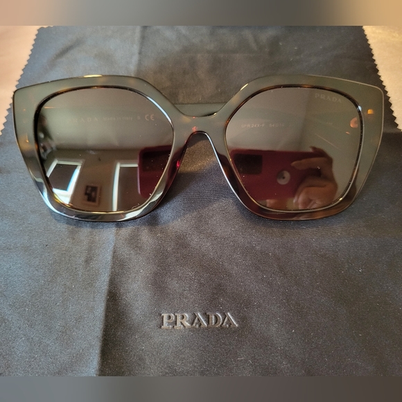 Brand new PRADA brown havana gradient-lens cat-eye sunglasses. - Picture 2 of 15